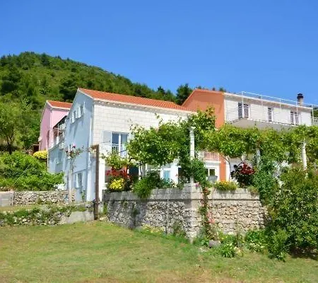 One Bedroom 3558-5 Apartman *