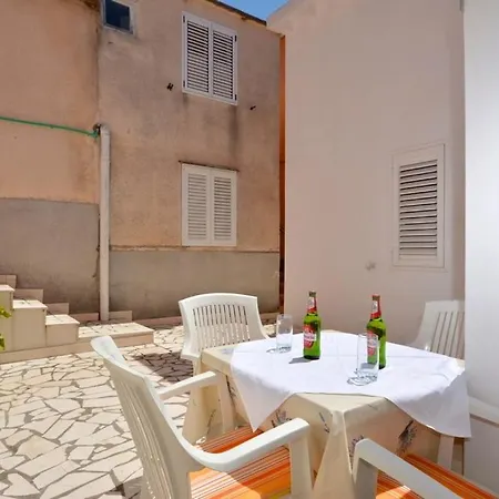 Apartment One Bedroom 3558-5 *