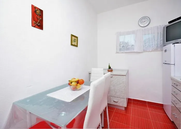 One Bedroom 3558-5 Apartament