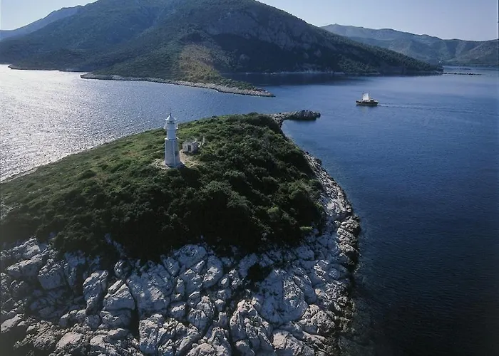 One Bedroom 3558-5 Apartament *